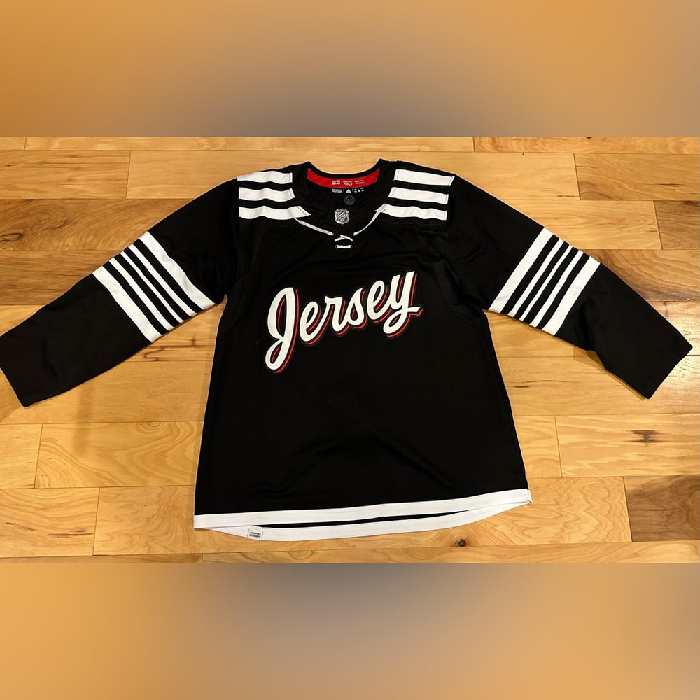 Men’s (NWOT) New Jersey Devils Adidas hockey jersey, size 54